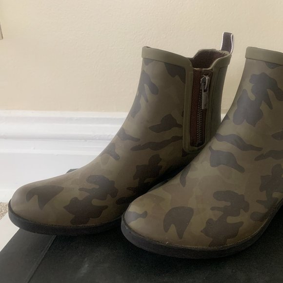 Lucky Brand water shoes - Picture 2 of 5